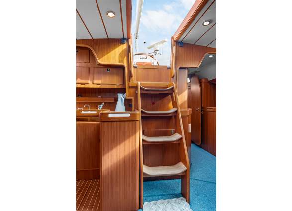 2025-11/1-hallberg-rassy-in