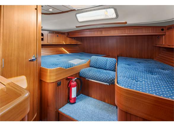 2025-11/16-hallberg-rassy-in