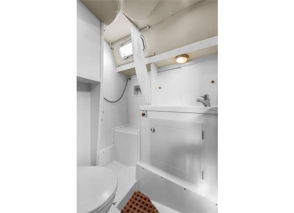 2025-11/19-hallberg-rassy-in