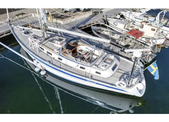 2025-11/1c-hallberg-rassy