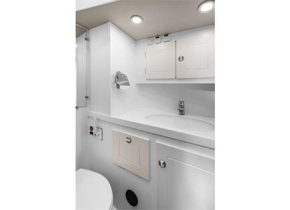 2025-11/20-hallberg-rassy-in