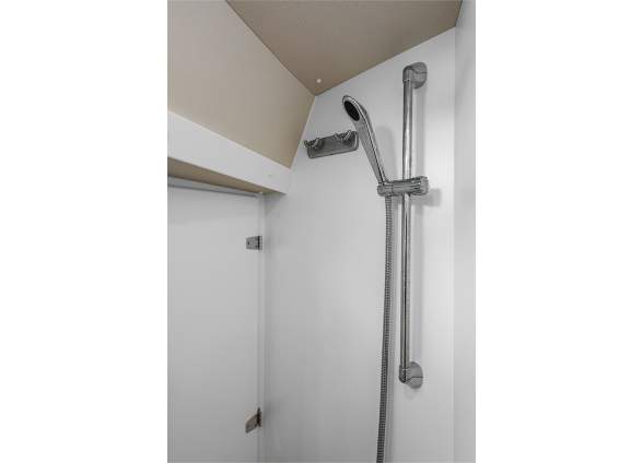 2025-11/21-hallberg-rassy-in