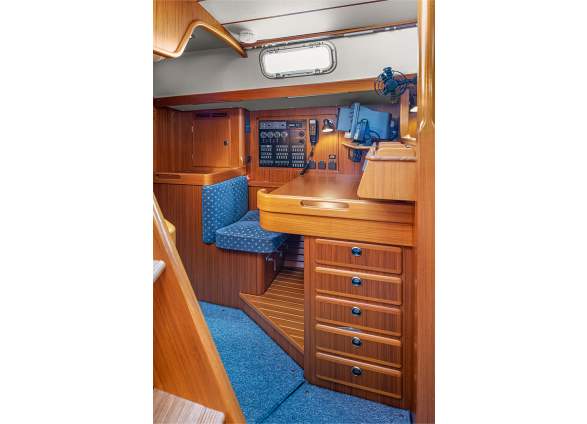 2025-11/3-hallberg-rassy-in