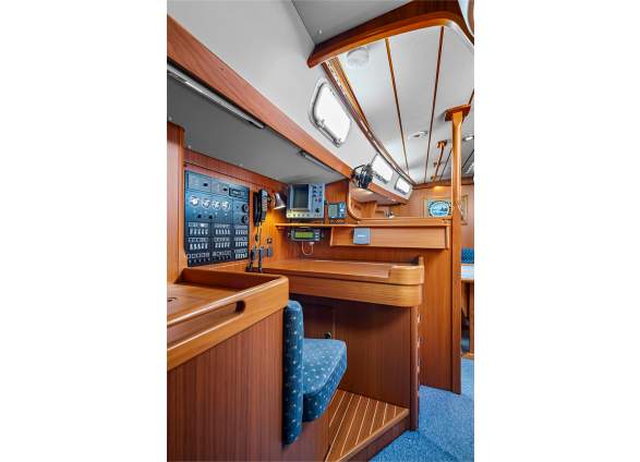 2025-11/4-hallberg-rassy-in