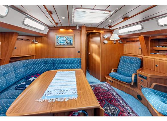 2025-11/7-hallberg-rassy-in